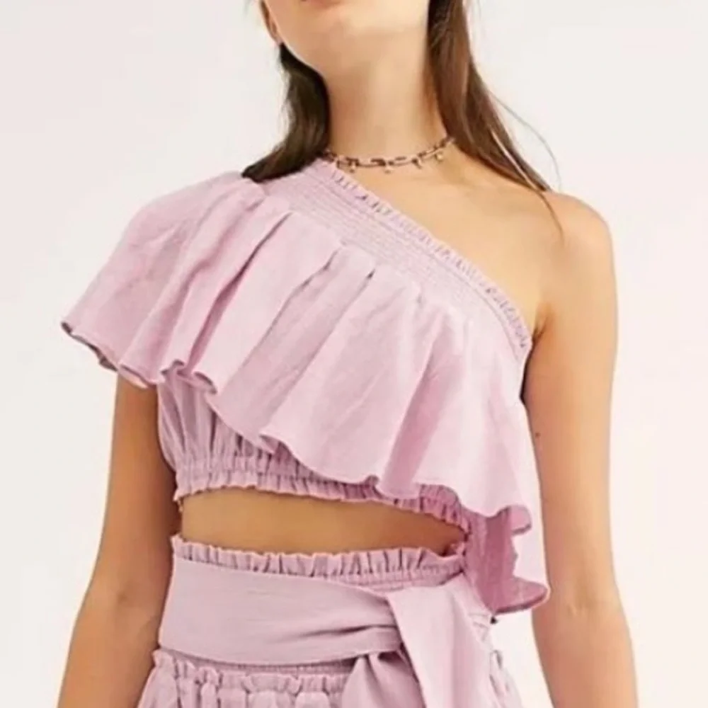 Free People set “Go For Drama” ruffle skirt and one shoulder top set lavender - Picture 2 of 9